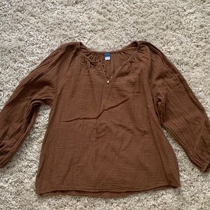 Old Navy brown top. Size large. NWOT.
